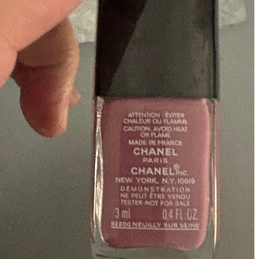 Chanel Nail Polish Mirage #739 Longwear - Picture 2 of 4